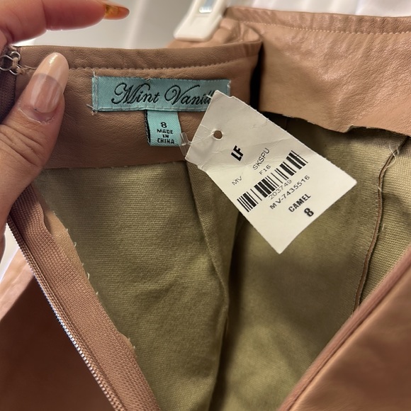 LF Pleather Tan mini skirt - Picture 4 of 4